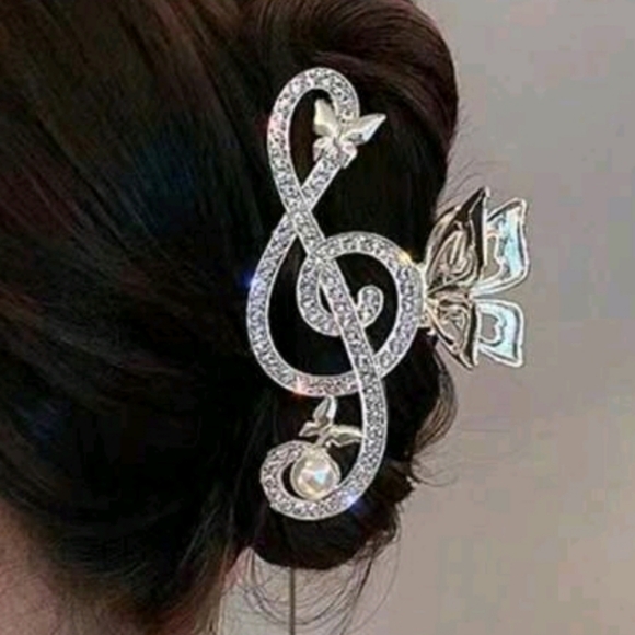 AMAZON Trebel Clef Note  Gold and Silver Claws  Set  Of 2 with Pearl Accent - Picture 2 of 6